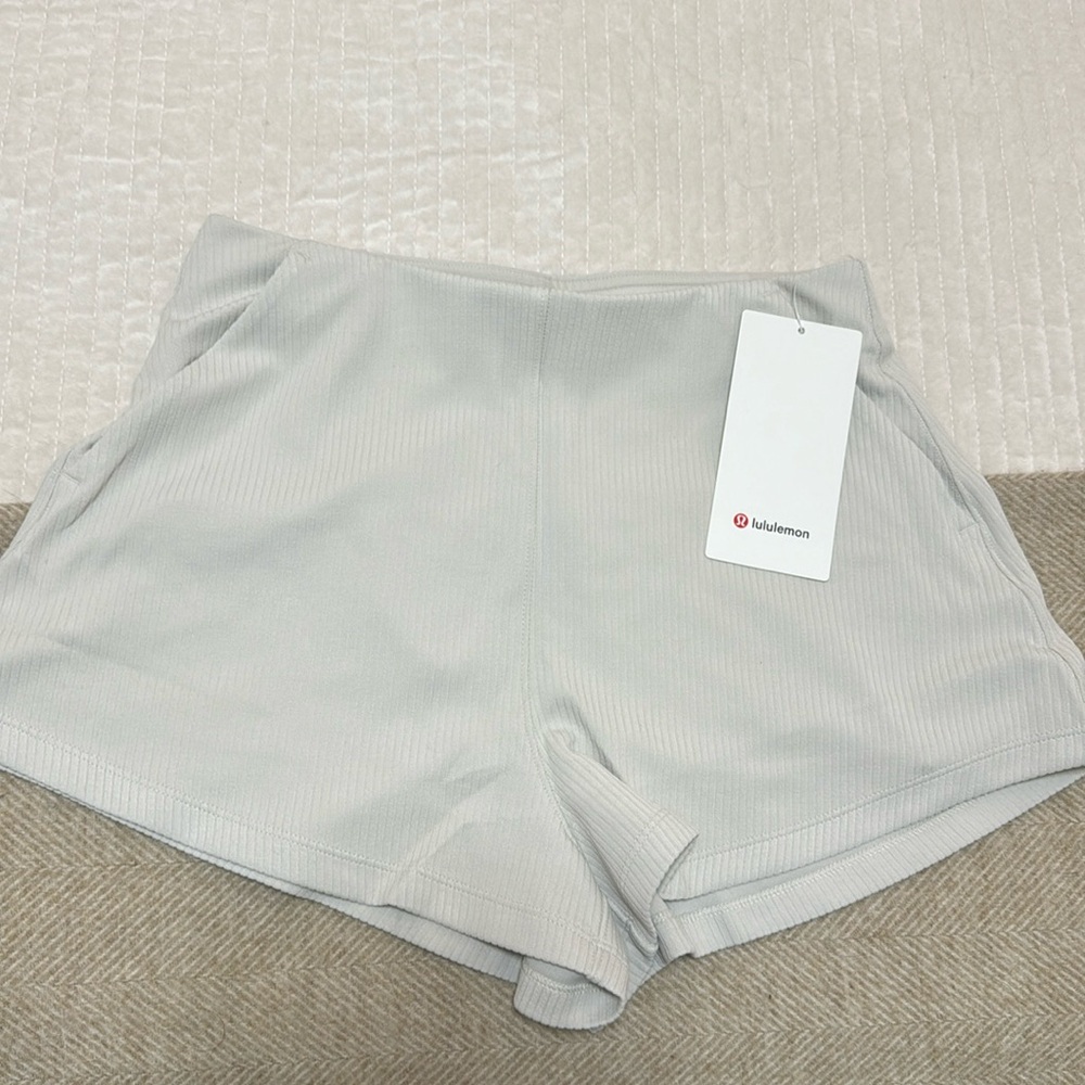 LULULEMON RIBBED SOFTSTREME SHORTS